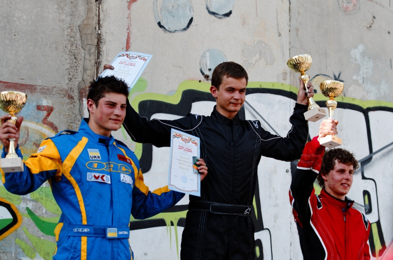 j Moldavie, Chisinau : premier championnat de karting.